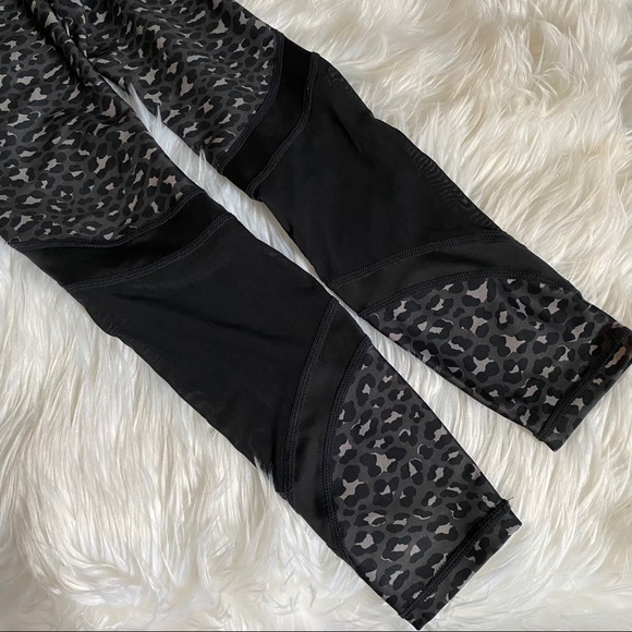 Fabletics High Waisted Leopard Ultracool Leggings - Picture 13 of 16